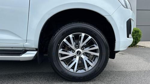 Isuzu D-Max Photo autoimg-c483c02df032370760e7fbbb3f014f99c452ff73.jpg
