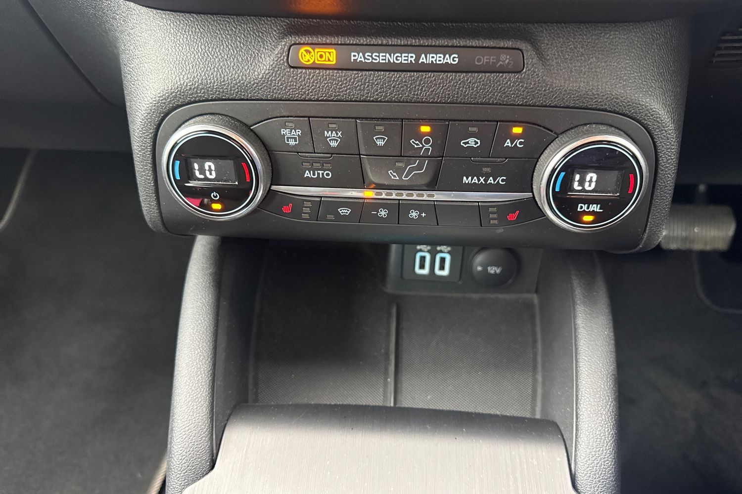 Ford FOCUS Photo 27