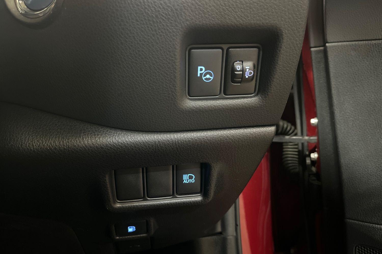 Toyota C-HR Photo 25