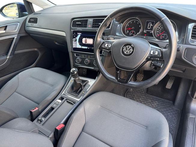 VOLKSWAGEN Golf Photo 6
