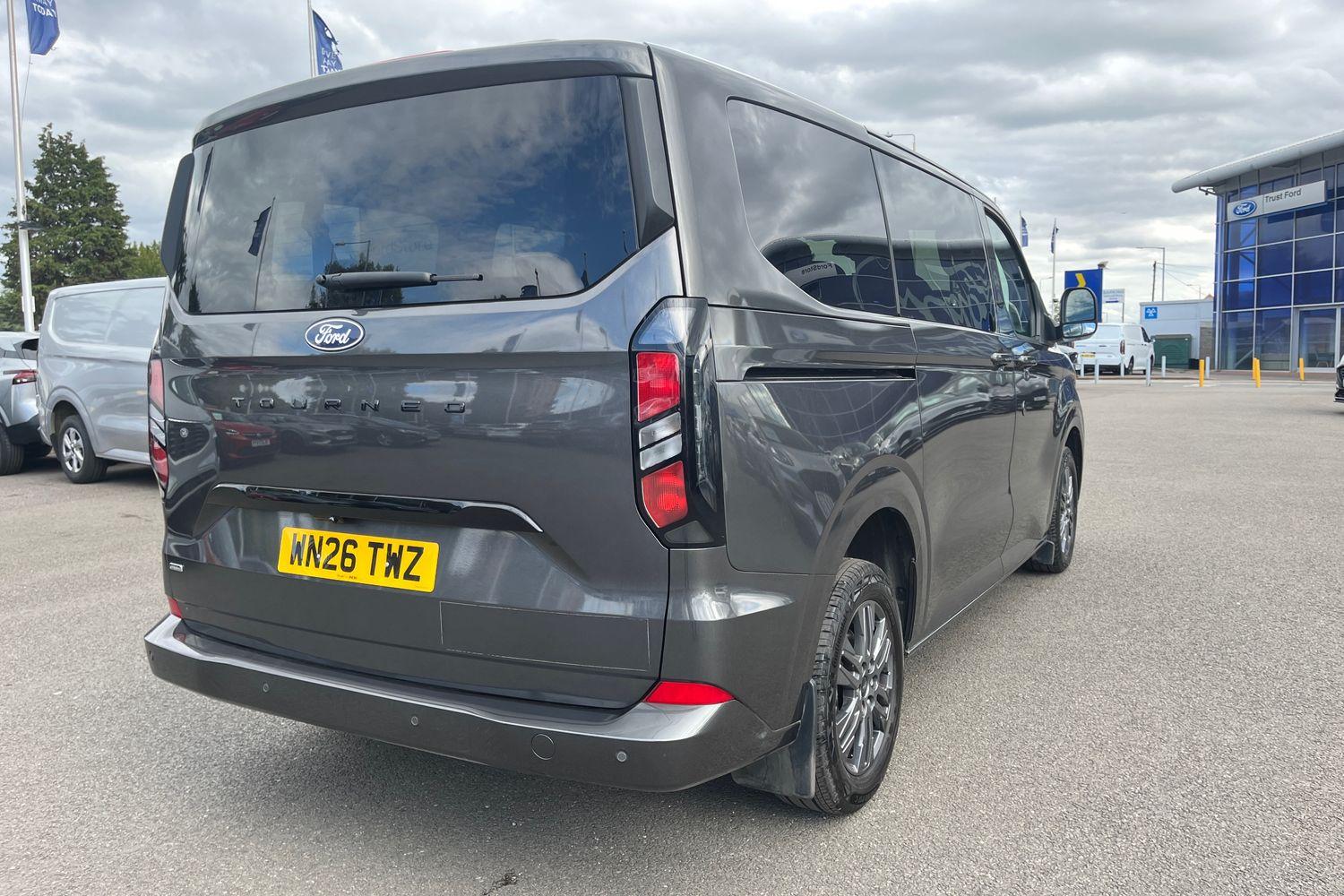 Ford TOURNEO CUSTOM Photo 6