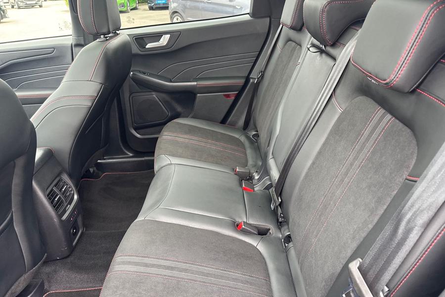 Ford KUGA Photo autoimg-c4927f8677c72182fc79cee2c4dd7845b71a78e0.jpg