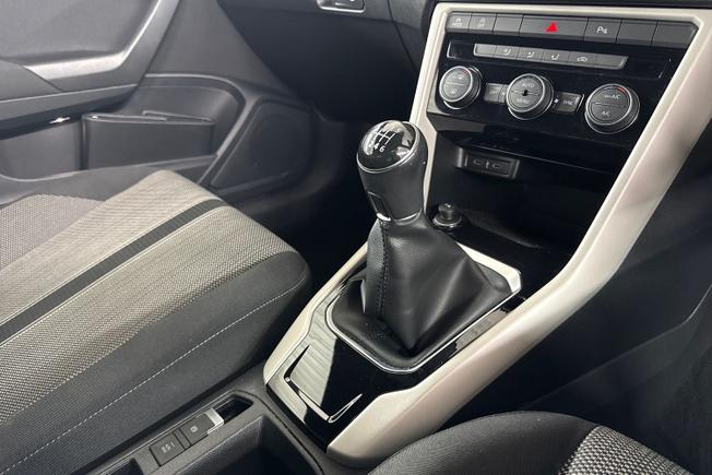 Volkswagen T-Roc Photo 23
