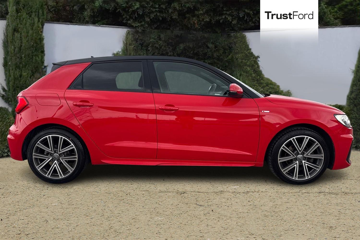 Audi A1 Photo 2