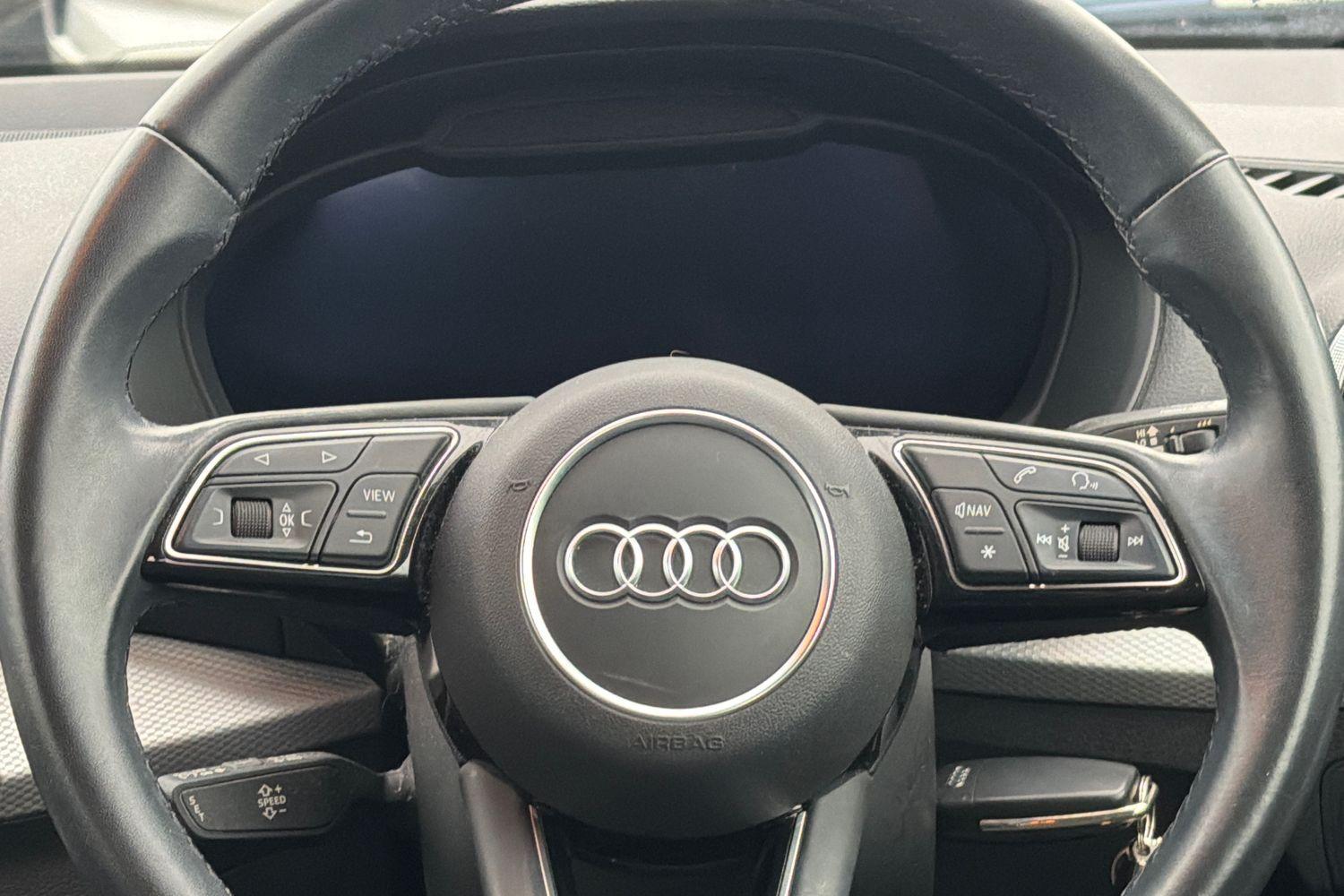 Audi Q2 Photo 11