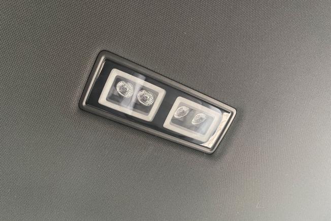 VOLKSWAGEN ID.4 Photo 44