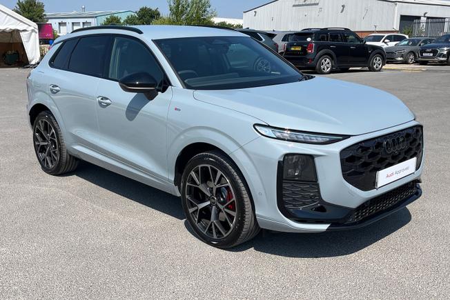 AUDI Q3 Photo 21
