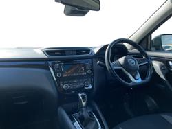 NISSAN Qashqai Photo 2