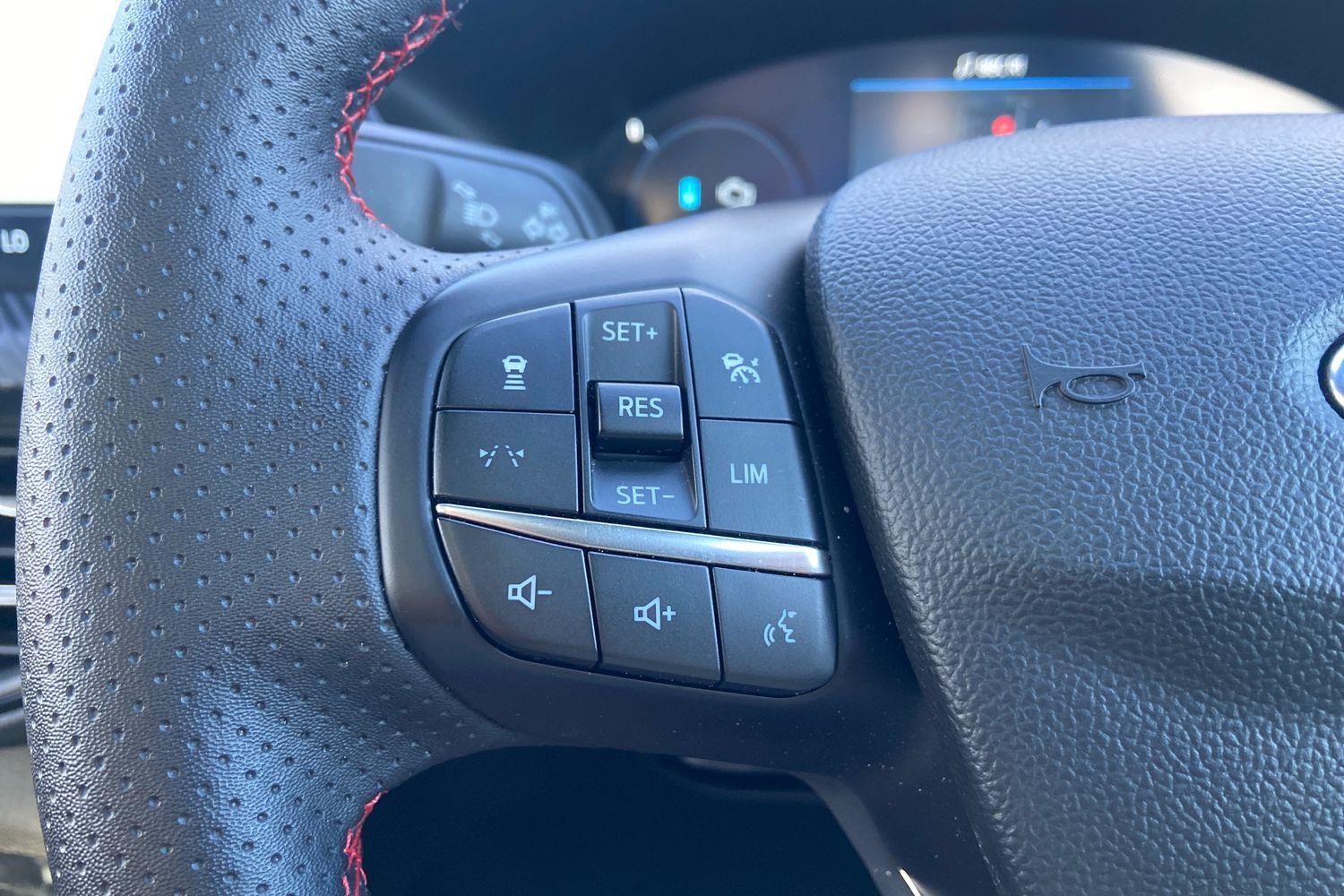 Ford KUGA Photo 36