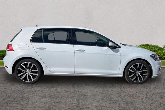 Volkswagen Golf Photo autoimg-c4a5234f949a6921b21ba4cdb5485a6fb4cfff1a.jpg
