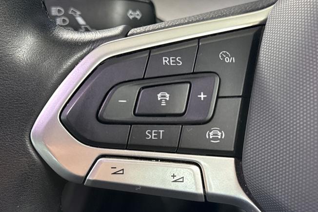 VOLKSWAGEN Golf Photo 16