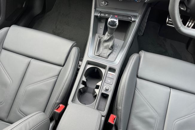 AUDI Q3 Photo 40