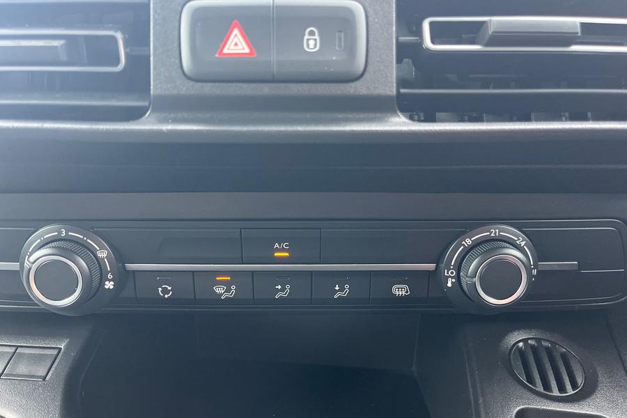 Peugeot PARTNER Photo autoimg-c4b1e2a74970cbd0c5b98c65bc66a597ede384f7.jpg