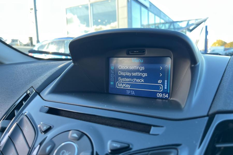 Ford FIESTA Photo autoimg-c4b2b196ebe0fd59207b5ce140d58fe1c85c1c04.jpg