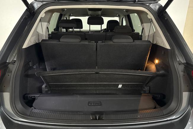 VOLKSWAGEN Tiguan Allspace Photo 12