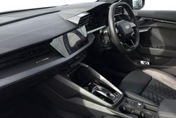 Audi RS3 Photo 2