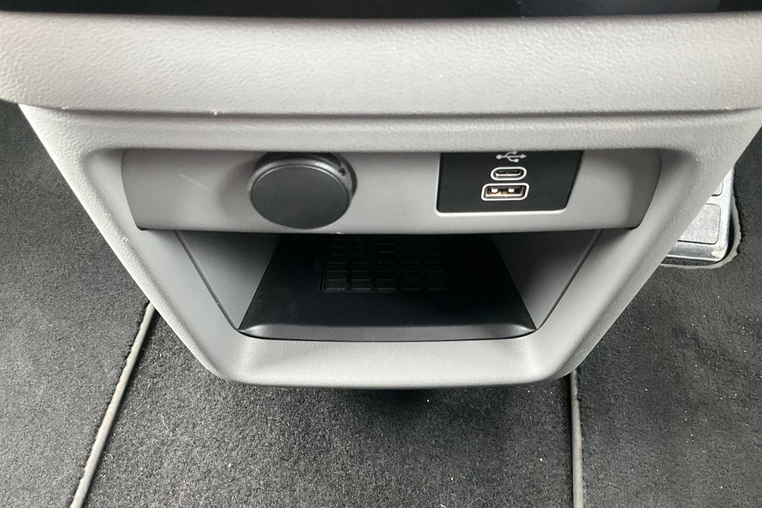 Ford TOURNEO CUSTOM Photo 30