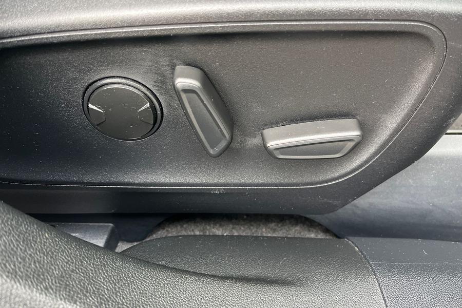 Ford Kuga Photo autoimg-c4baf5bb5c8f15bc6282eeb5abe52f09e989a013.jpg