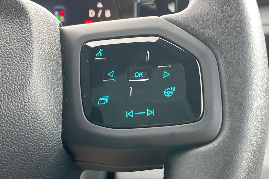 Ford Explorer Photo autoimg-c4bbb1582895e8437b3d5e60d72f13c2b860e10c.jpg