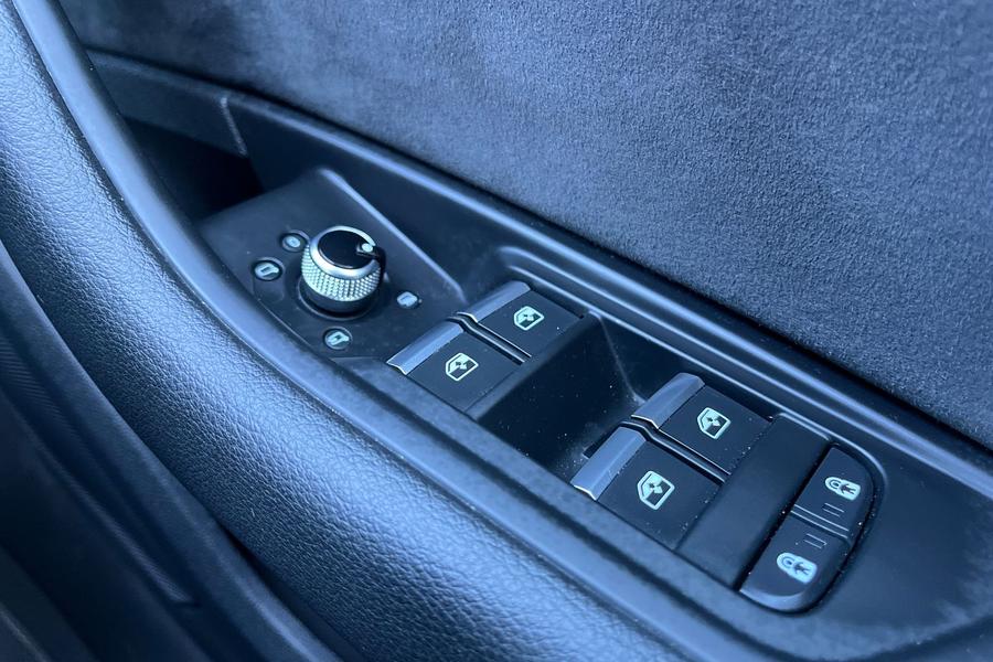 Audi A4 Photo autoimg-c4c5fec624bfae618859a1eba022104d07eedf0a.jpg