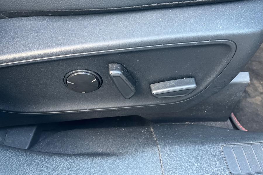 Ford KUGA Photo autoimg-c4c68c97a91f1a61b7a1dbe94cea95c00841caa8.jpg