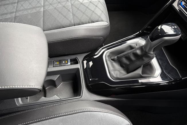 VOLKSWAGEN T-Roc Photo 25
