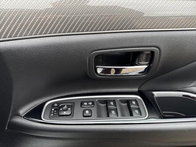 MITSUBISHI Outlander Photo 30