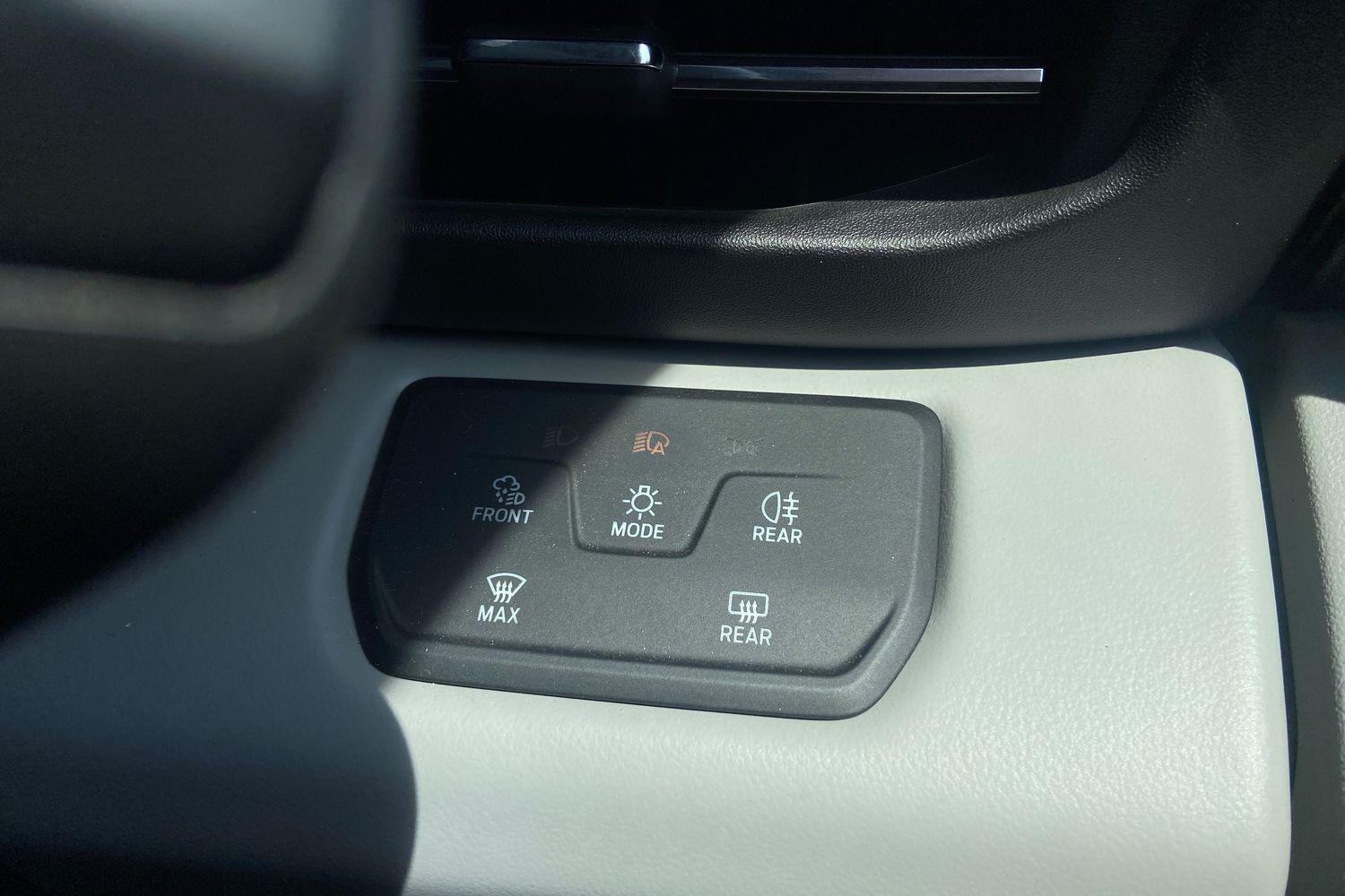 Ford EXPLORER Photo 30