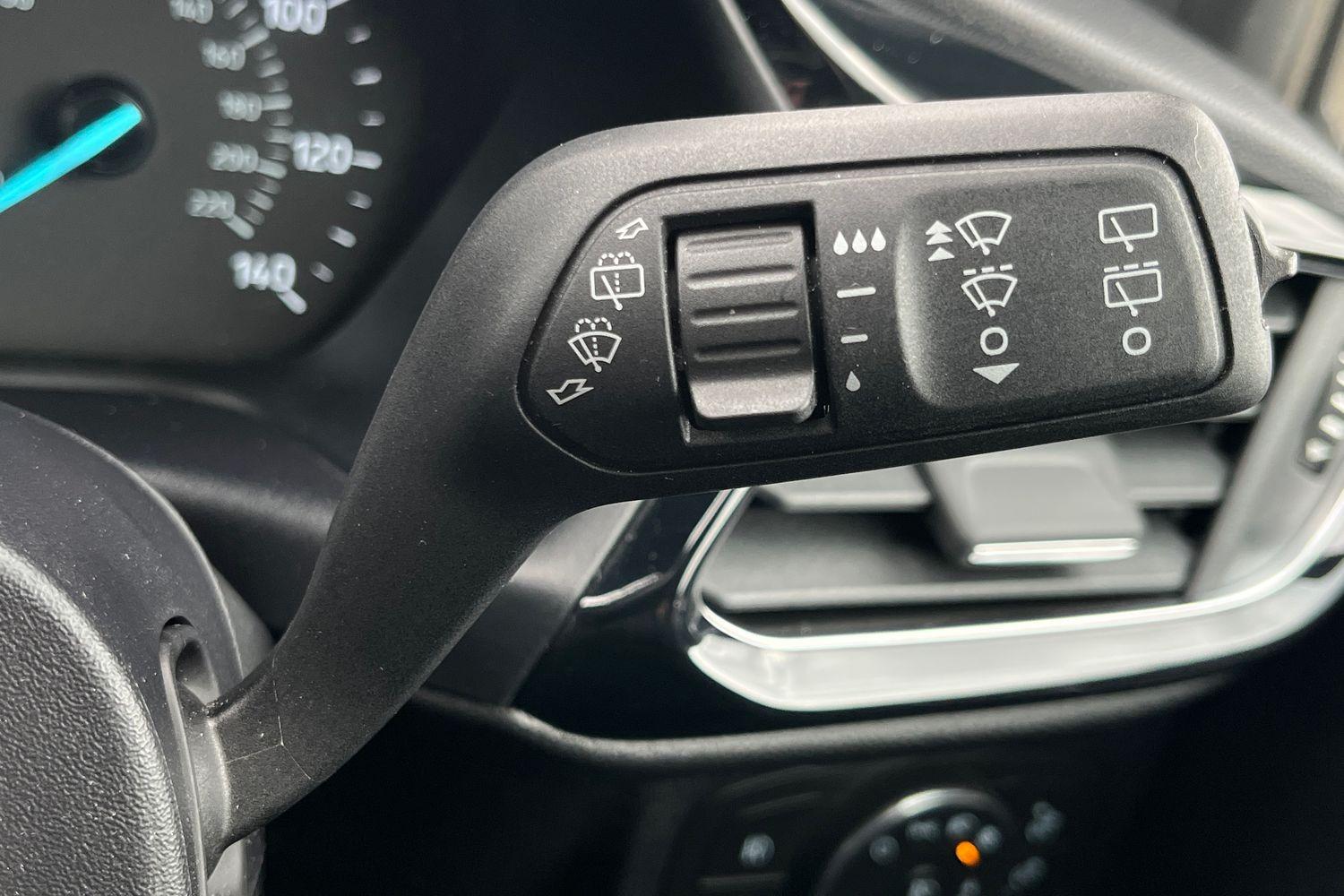 Ford FIESTA Photo 14