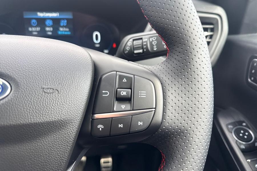 Ford KUGA Photo autoimg-c4d29ae8101ec5d9c113514dd79829a976f8b54f.jpg