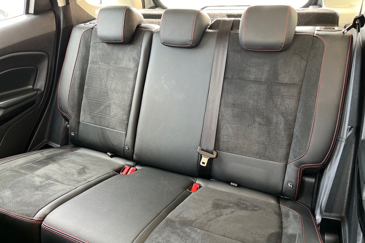 Ford ECOSPORT Photo 19