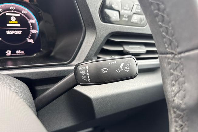 VOLKSWAGEN Caddy Photo 44