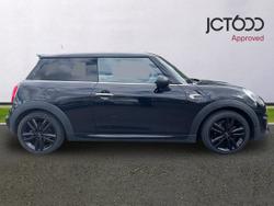 MINI Hatchback Photo 4