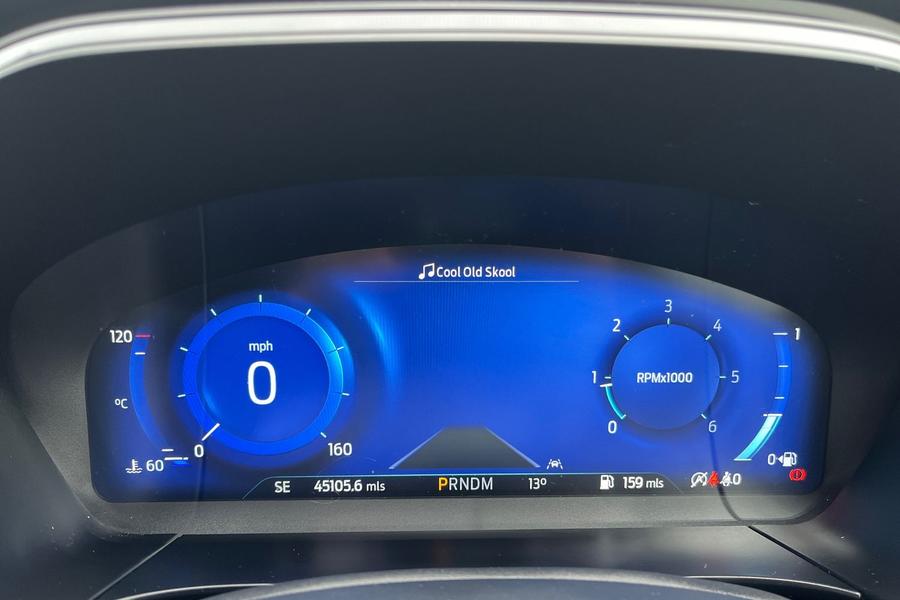 Ford KUGA Photo autoimg-c4e08a292f730b0a0017f83de5b36ada4e21f95f.jpg