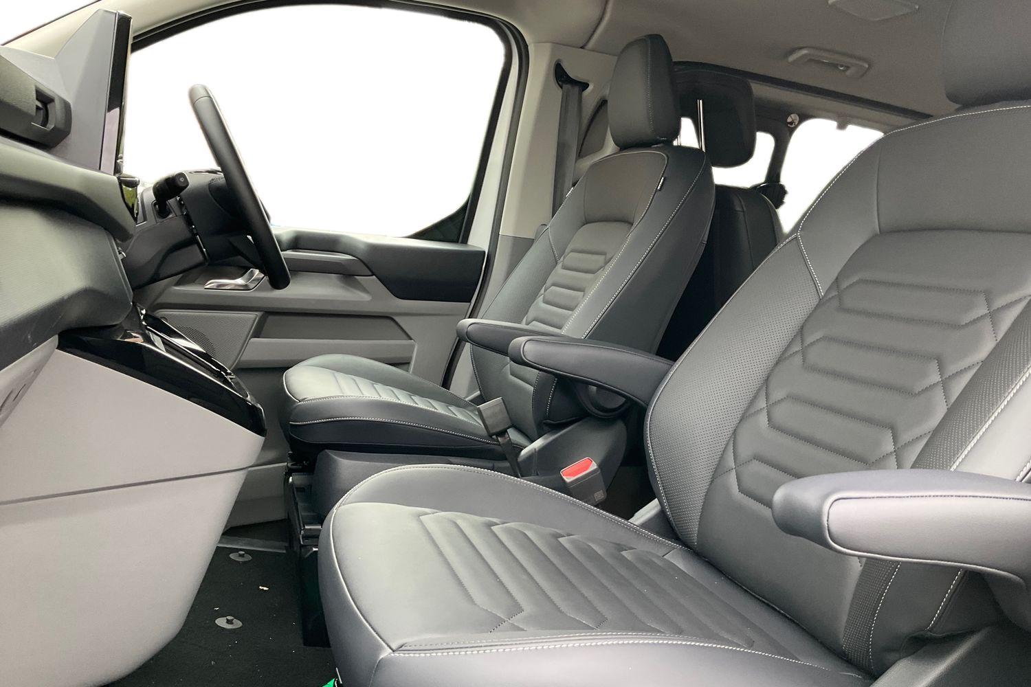 Ford Tourneo Custom Photo 9