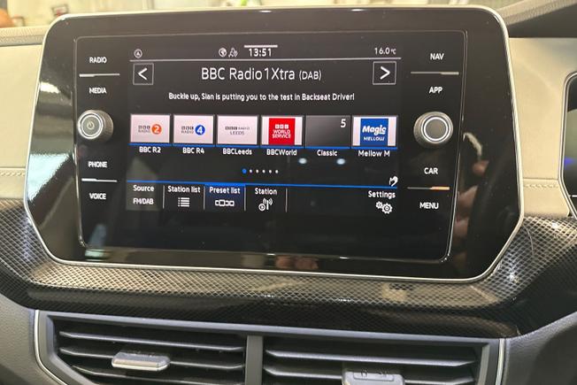 VOLKSWAGEN T-Cross Photo 13