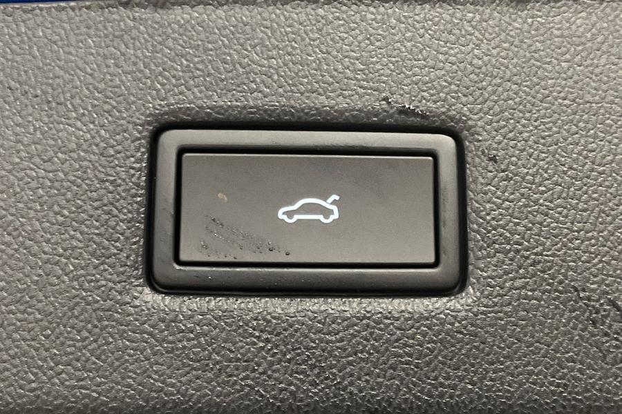 Ford Explorer Photo autoimg-c4e26f57639010cae06db6b50b3b1a6013f57004.jpg