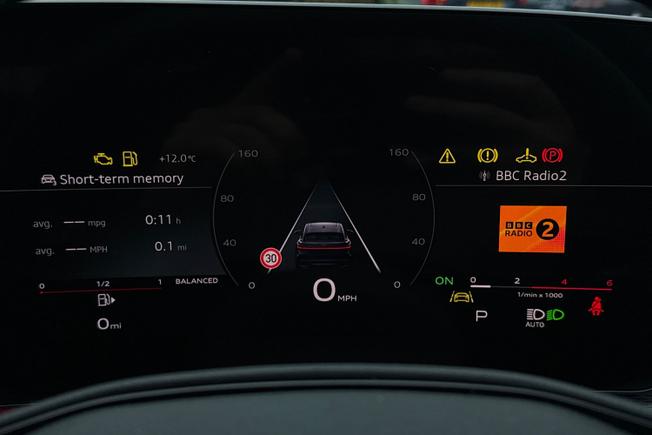 AUDI Q5 SUV Photo 15