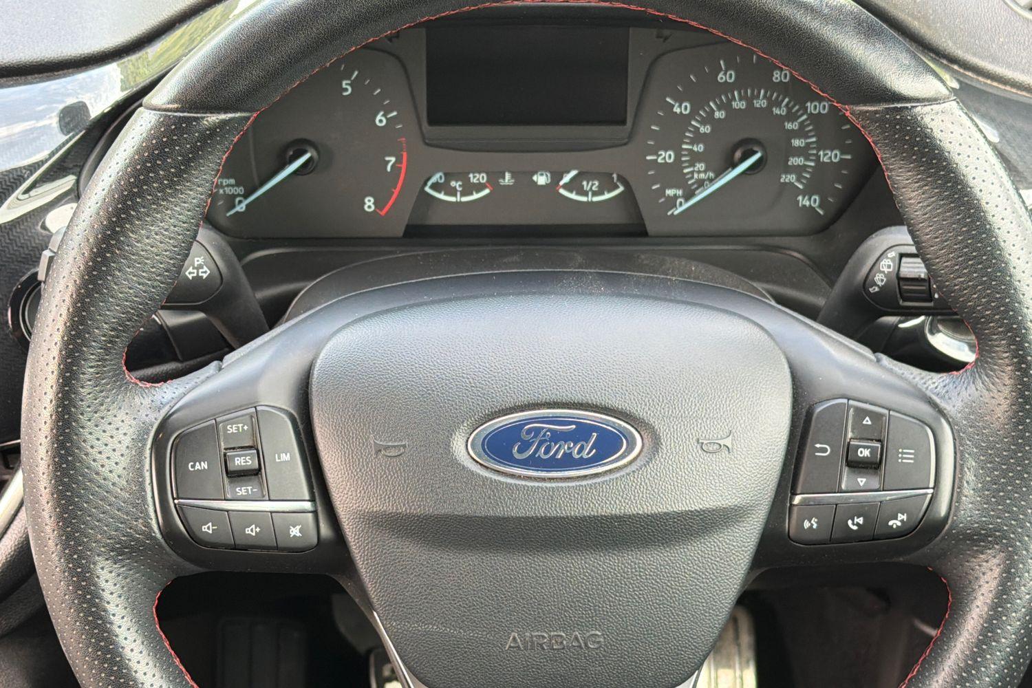 Ford FIESTA Photo 11