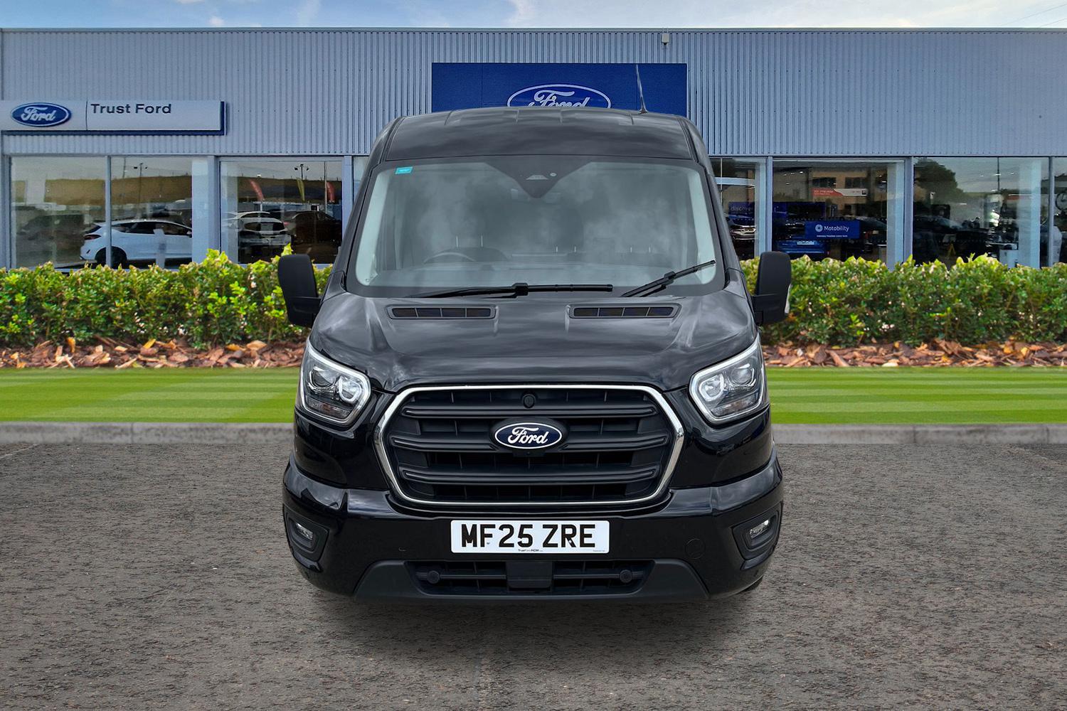 Ford Transit Photo 11