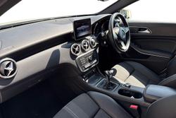 MERCEDES-BENZ A Class Photo 2