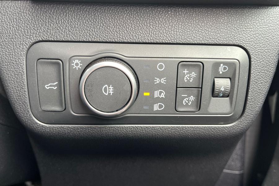 Ford KUGA Photo autoimg-c4eb7113725506dcd8873dbc2ce427a8d18828be.jpg