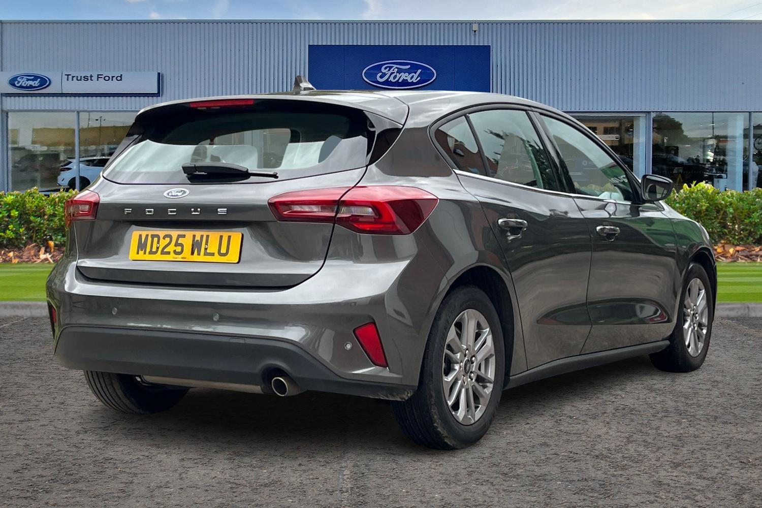 Ford FOCUS Photo 3