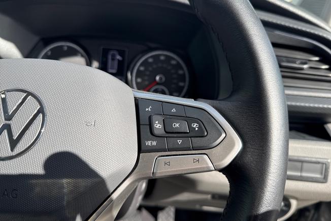 Volkswagen Transporter Shuttle Photo 17