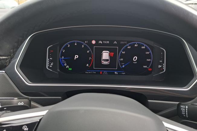 VOLKSWAGEN Tiguan Photo 15