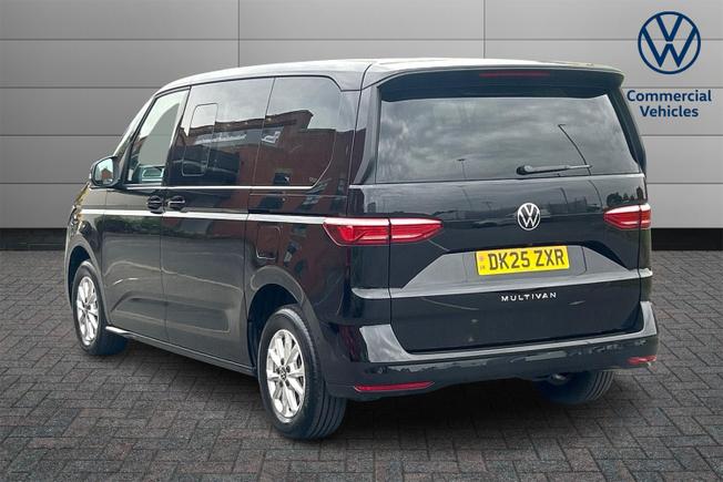 VOLKSWAGEN Multivan Photo 3
