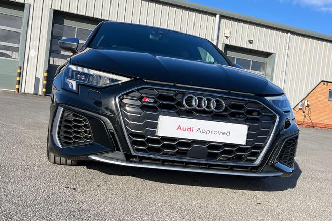 AUDI S3 Photo 23