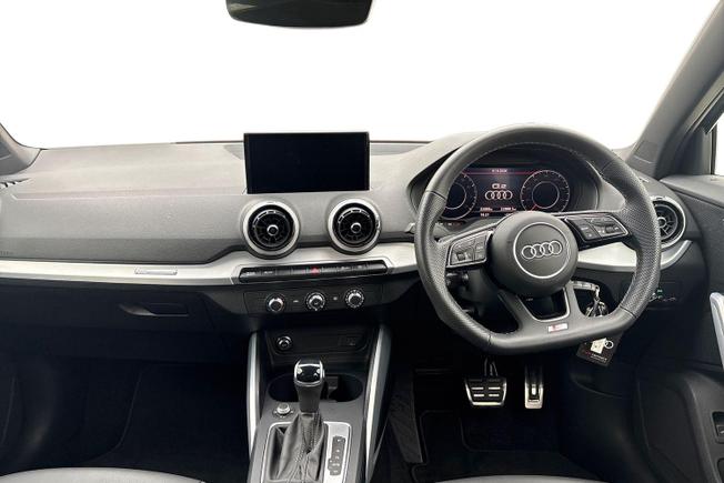 AUDI Q2 Photo 10