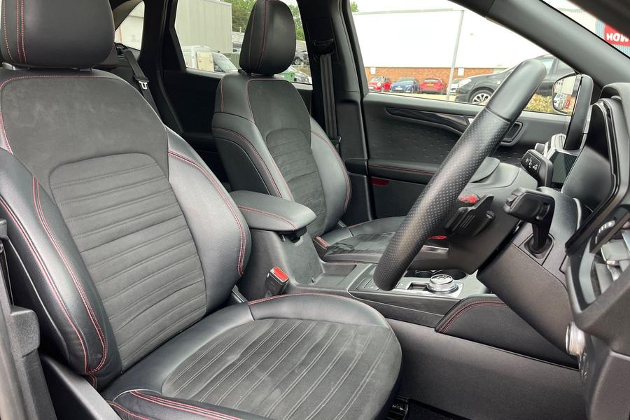 Ford Kuga Photo autoimg-c50363a1681912e26f19fa063450978a644aa784.jpg