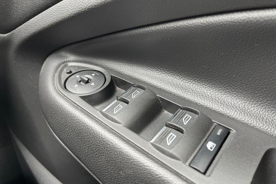 Ford KUGA Photo autoimg-c50433fa6fb8a3864af2240bf5fb0fe8add0d97a.jpg